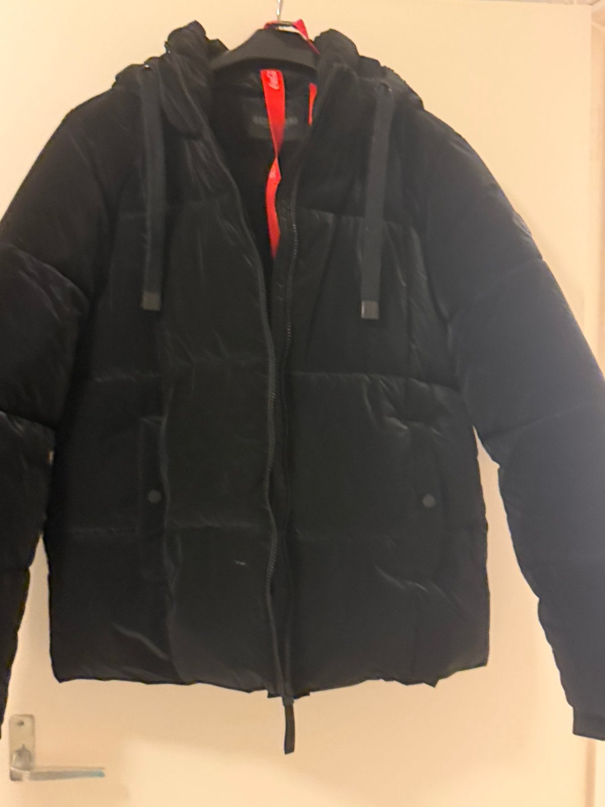 Nieuw  Cars. Zwart. Jas maat L. Prijs 50 euro, Ophalen of Verzenden, Nieuw, Maat 42/44 (L), Zwart