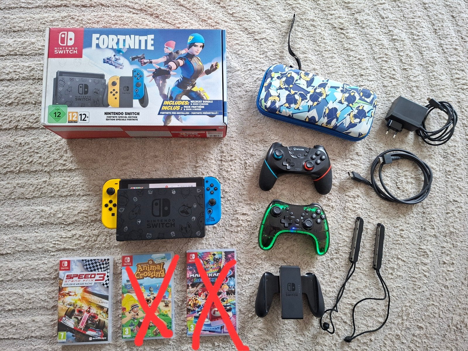 Nintendo Switch Fortnite Special Edition + 2 extra controlle, Spelcomputers en Games, Spelcomputers | Nintendo Switch, Zo goed als nieuw