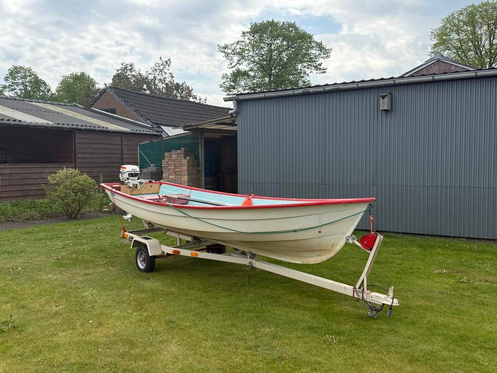Complete vaarset: Polyester boot, trailer en Johnson 6pk, Ophalen, Gebruikt, Tot 10 pk, 3 tot 6 meter