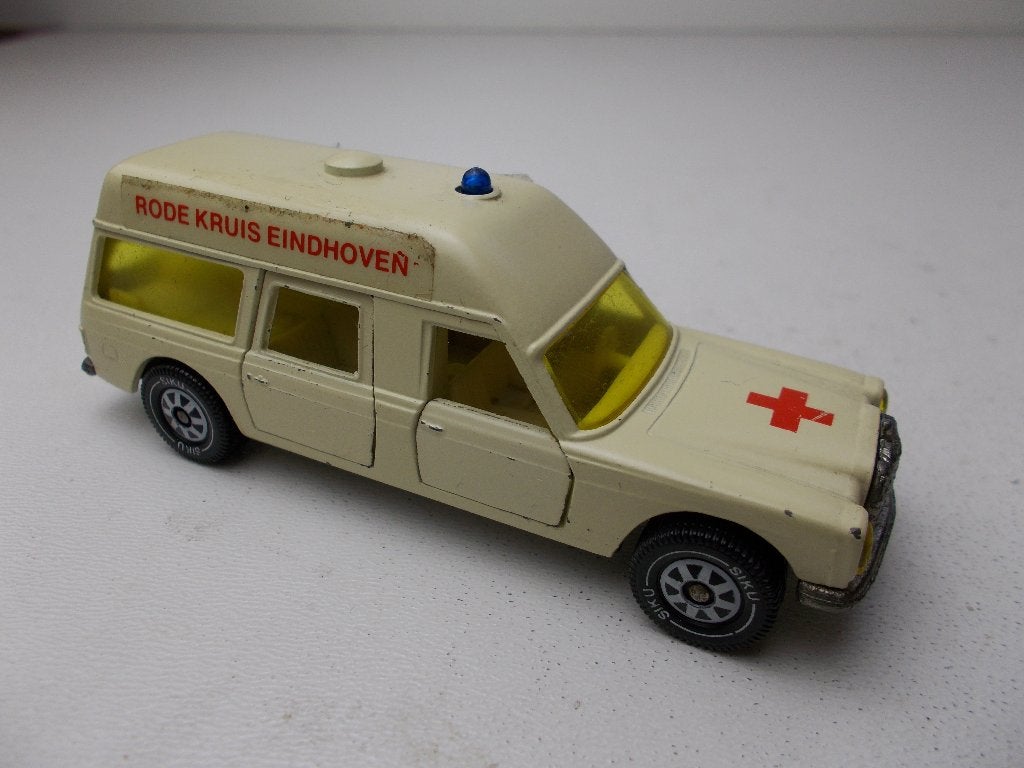 1970 SIKU V306 BINZ EUROP 1200L (DUTCH) Rode Kruis Eindhoven