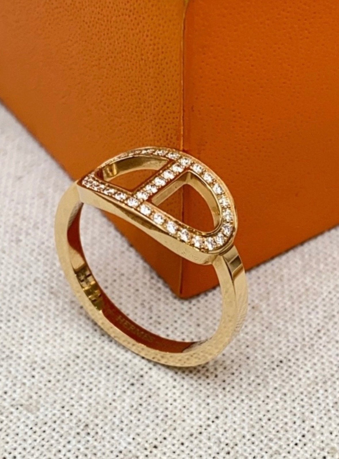 Ring 18 k Hermes met 33 diamanten, Ophalen, Nieuw, 17 tot 18, Met edelsteen