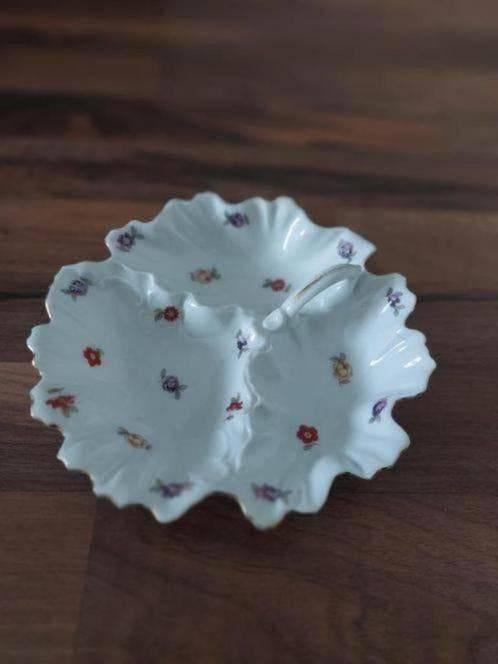 Oude Porcelain bord Victoria China, diameter 19cm, H4cm, Antiek en Kunst, Ophalen of Verzenden