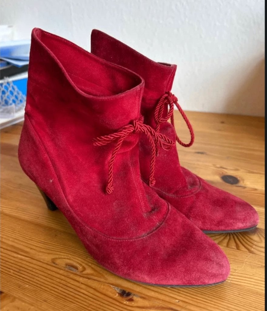 Rode suède laarsjes - Maat 36, Kleding | Dames, Lage of Enkellaarzen, Ophalen of Verzenden, Gedragen, Rood
