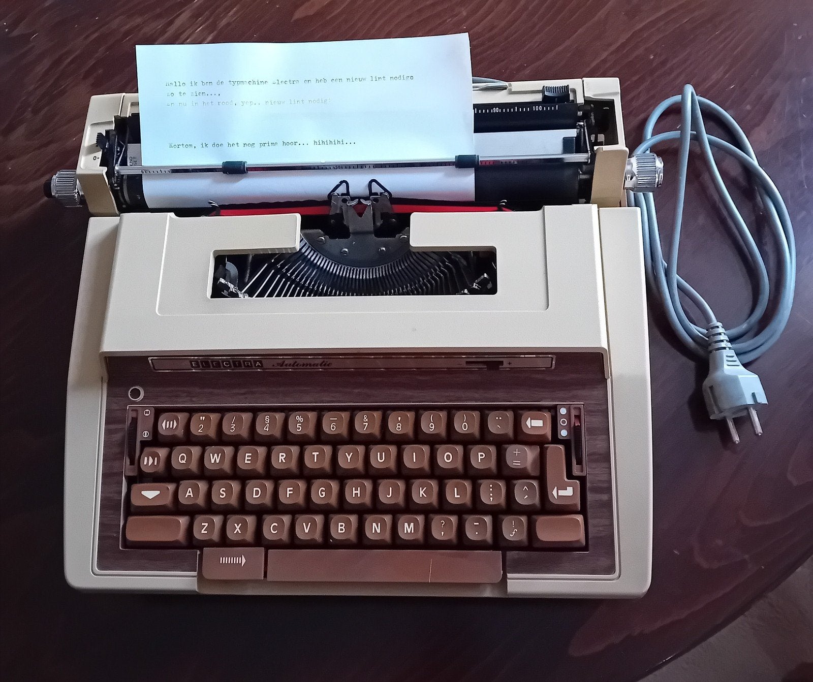 Elektronische vintage typmachine, Ophalen, Gebruikt