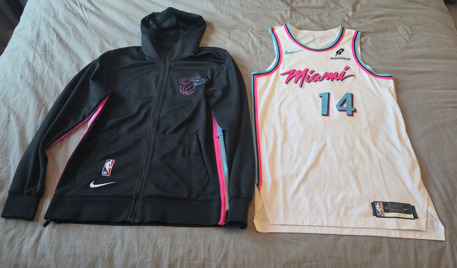 Authentic Nike Dri-Fit ADV Miami Heat Vice Jersey & Jacket, Sport en Fitness, Basketbal, Ophalen of Verzenden, Zo goed als nieuw