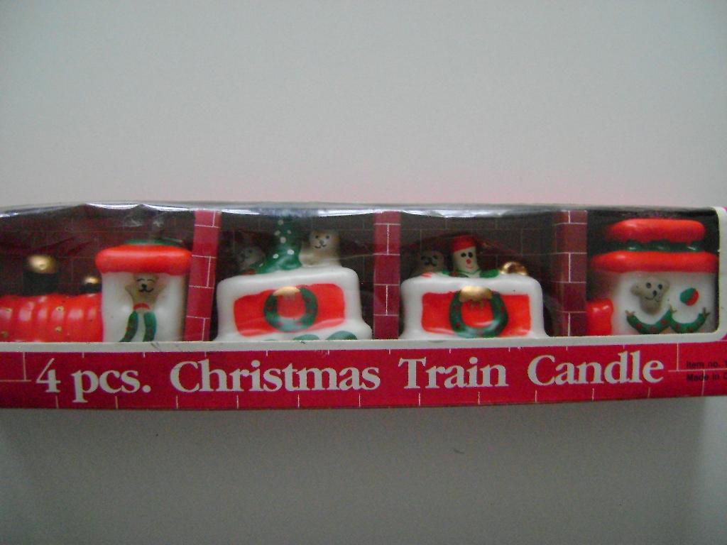 nieuw in verpakking kerstkaarsen trein 4del loco en 3 wagons, Diversen, Kerst, Ophalen of Verzenden, Nieuw
