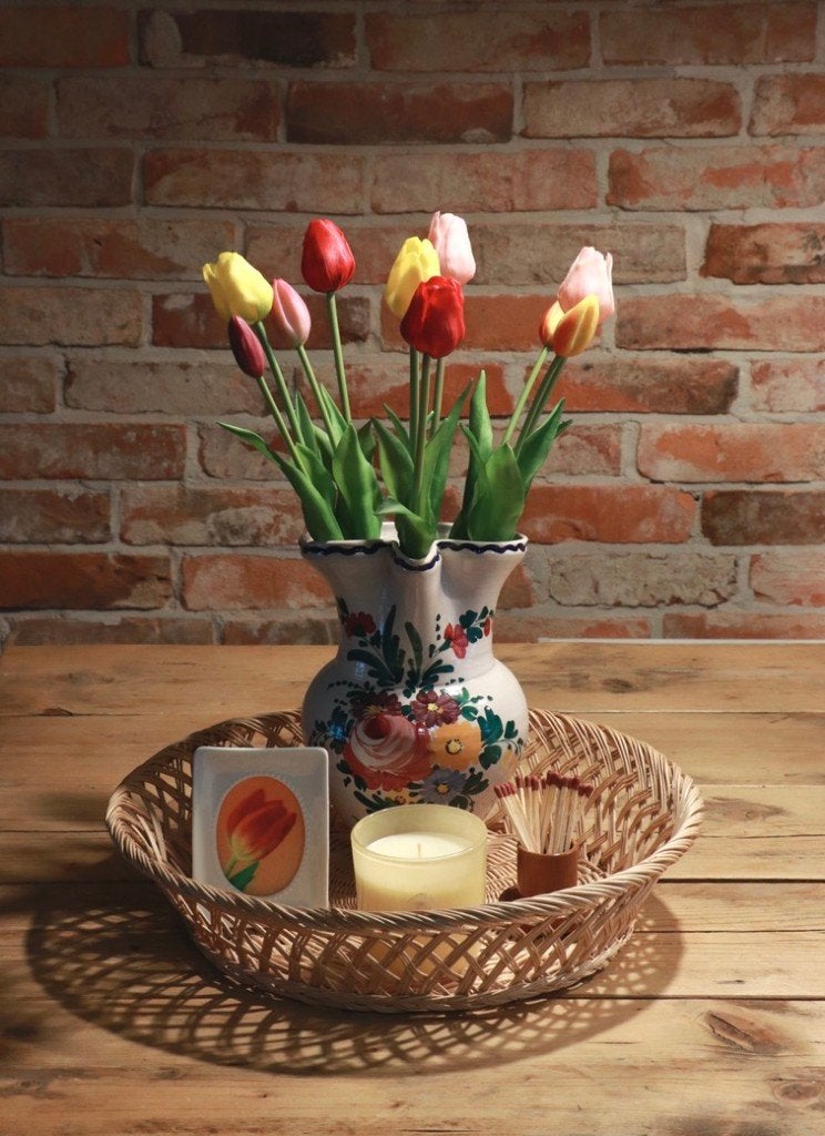 Italiaanse keramiek vaas, rotan mand, fotolijst, bloemen, 24 cm, Geschikt voor droogbloemen, Meerkleurig, Ophalen of Verzenden