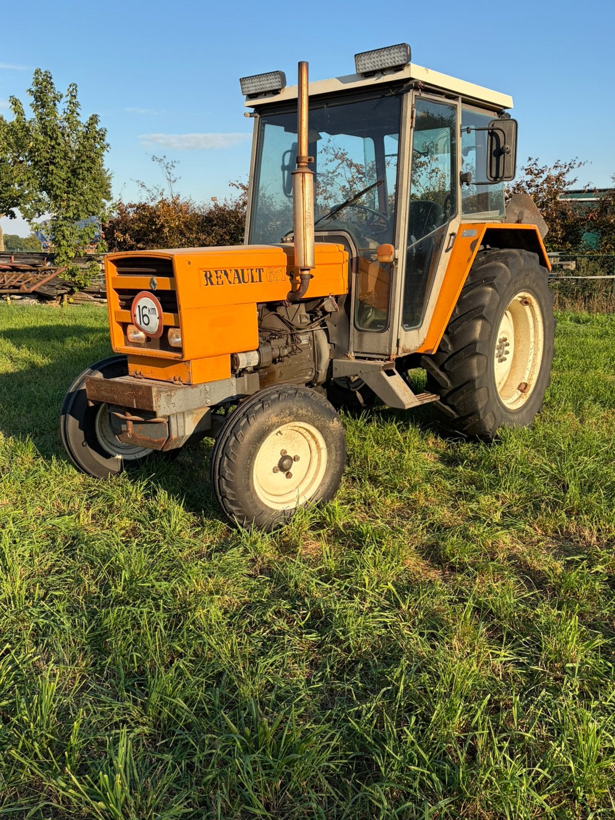 Te koop Renault 651S en weidebloter peecon 280, Ophalen, Gebruikt, Tot 2500, Renault