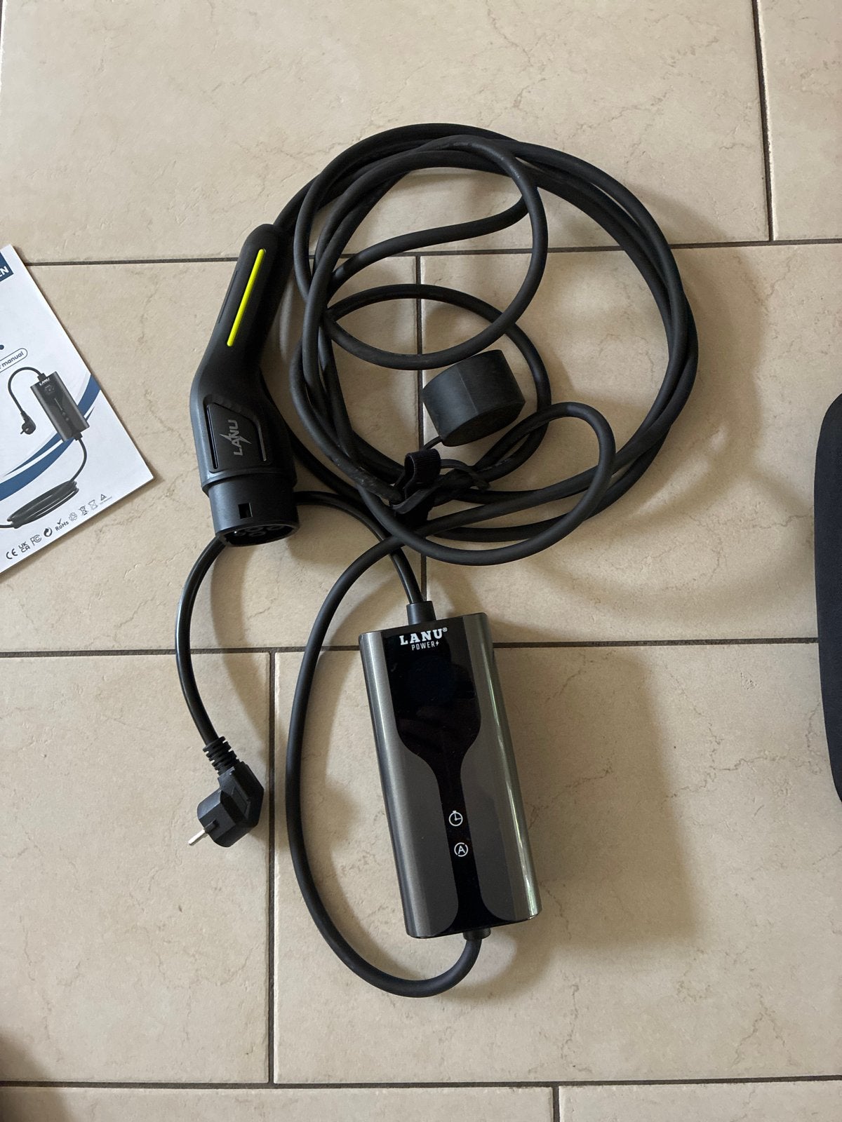 LANU Power+ Draagbare EV Oplader - Laadkabel Type 2, Ophalen of Verzenden, Zo goed als nieuw, Laadkabel