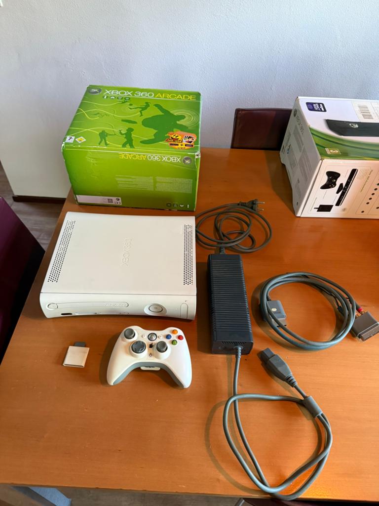 Xbox 360 + originele doos, Spelcomputers en Games, Spelcomputers | Xbox 360, Ophalen of Verzenden, Gebruikt, Met 1 controller