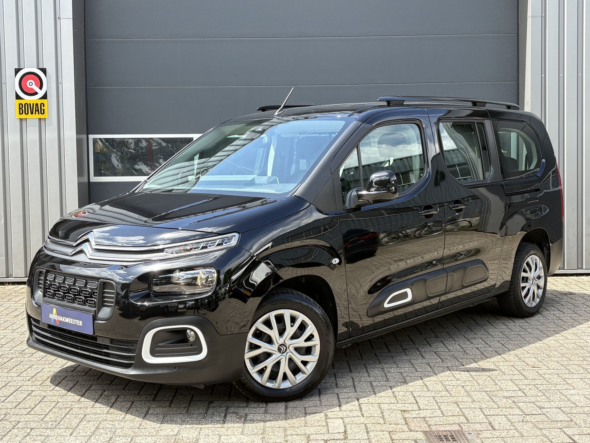 Citroën Berlingo XL 1.2 PureTech Feel 7p. | Navi | Camera |, Auto's, Voorwielaandrijving, 12 maanden, Stof, Gebruikt