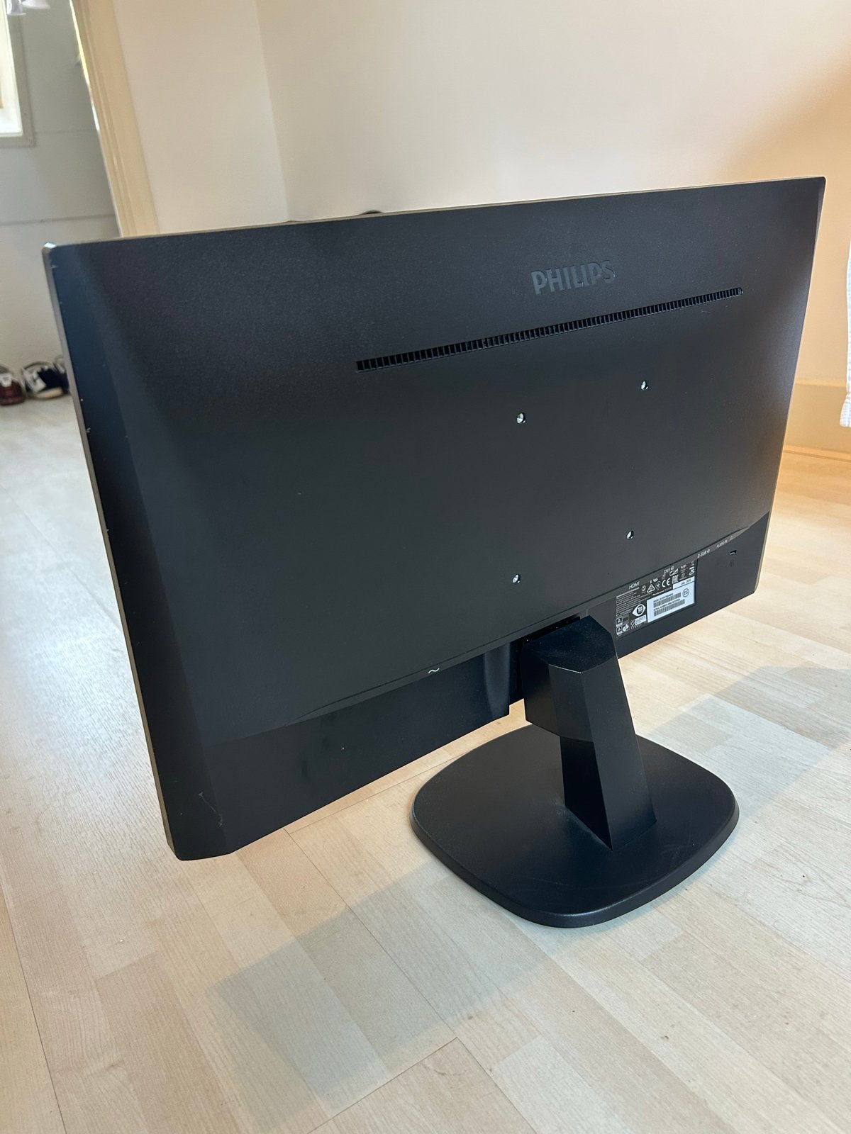 Foto 4 van PlayStation 4 Slim met beeldscherm en controller