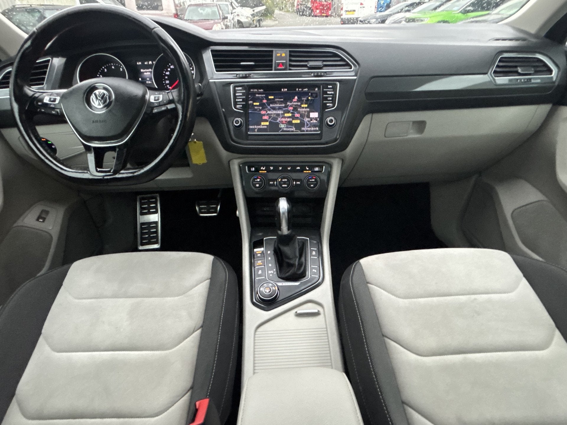 Volkswagen Tiguan 2.0 TSI 4Motion Highline / PANORAMA DAK /, Auto's, Volkswagen, Gebruikt, 4 cilinders, Bedrijf, Automaat