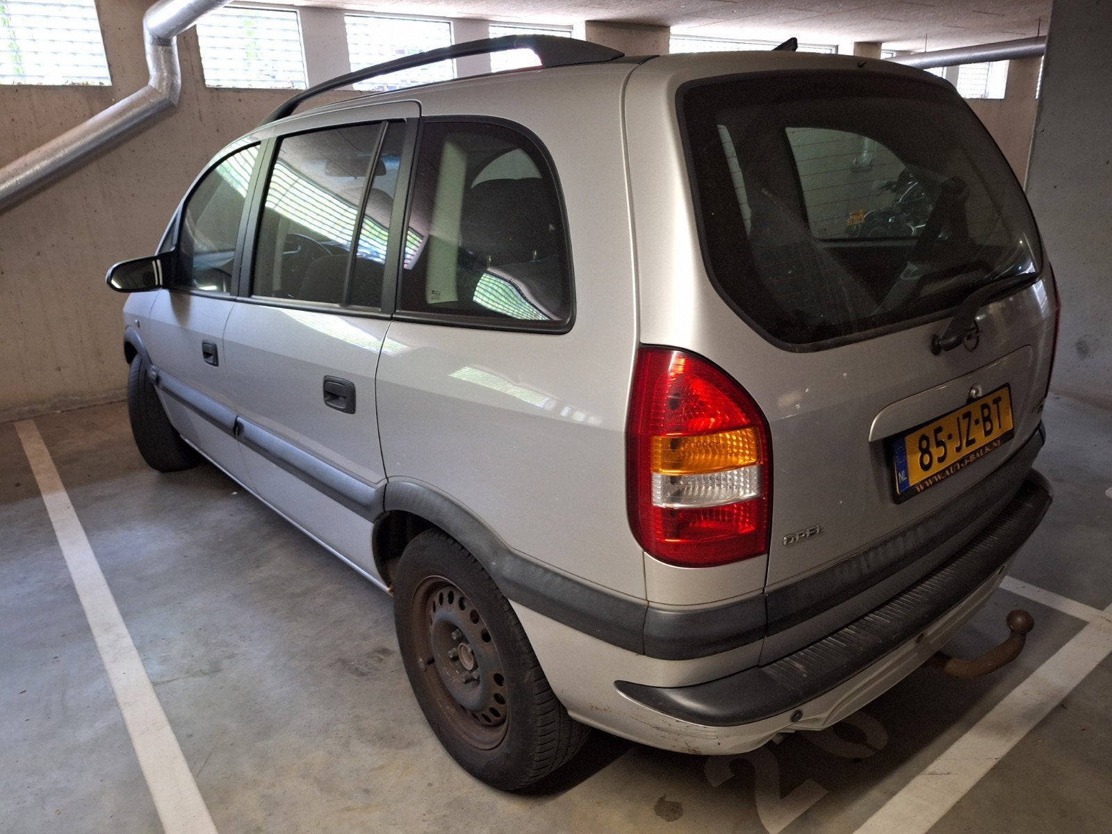 Opel Zafira 1.8 16V AUT 2002 Grijs, Auto's, 125 pk, 4 cilinders, Zafira, Zilver of Grijs