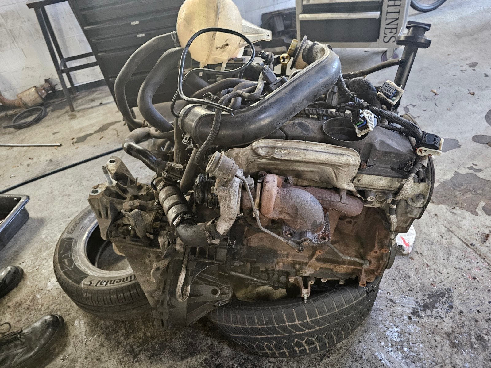 Ford Transit 2.2L motor motorblok + versnellingsbak compleet, Auto-onderdelen, Ophalen, Gebruikt, Ford