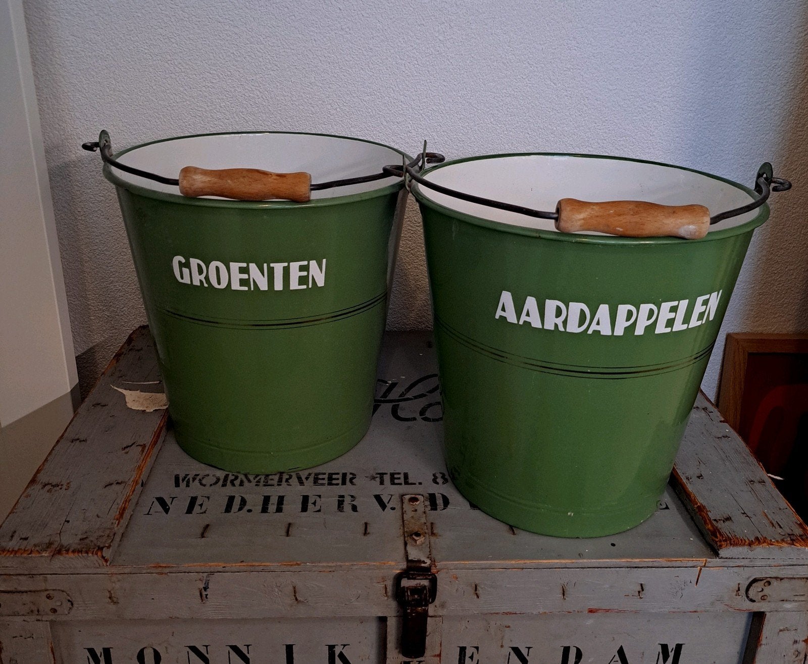 EMAILLE EMMERS,  ANTIEKE EMAILLE EMMERS,  GROENTEN EMMER, Ophalen of Verzenden, Gebruikt, IJzer, Met handgreep