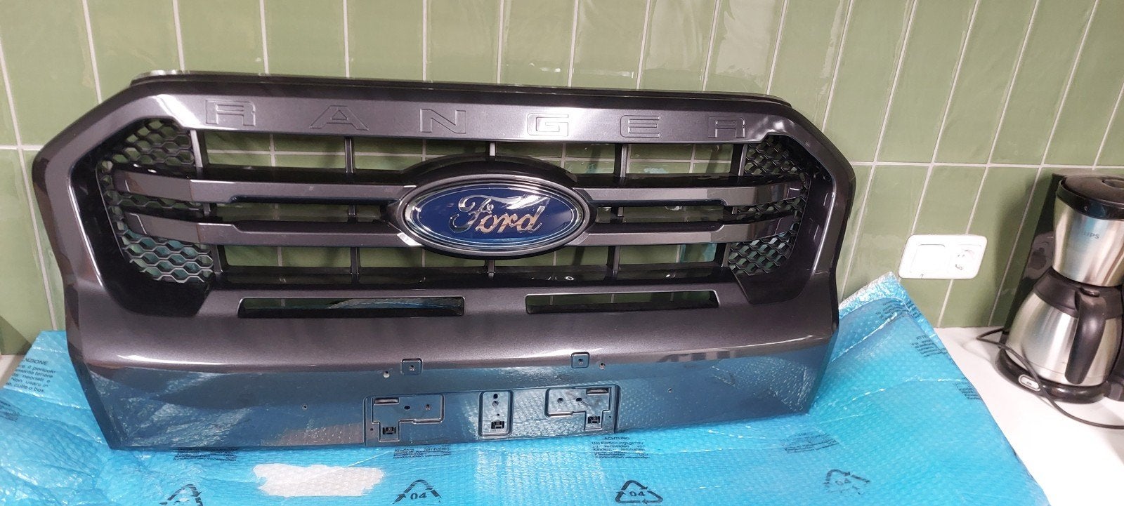 Originele Ford Ranger Wildtrak grill - Nieuw, Auto-onderdelen, Voor, Nieuw, Ophalen of Verzenden, Ford
