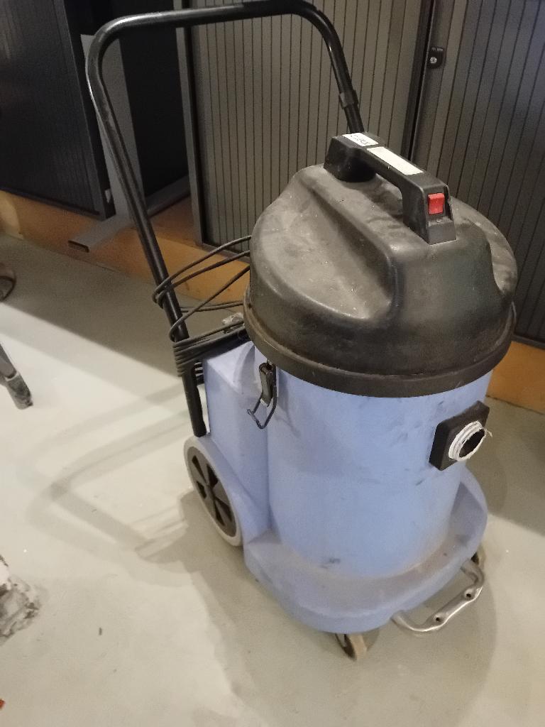 Numatic industriele nat afzuiger., Doe-het-zelf en Verbouw, Ophalen, Gebruikt, Afzuiger