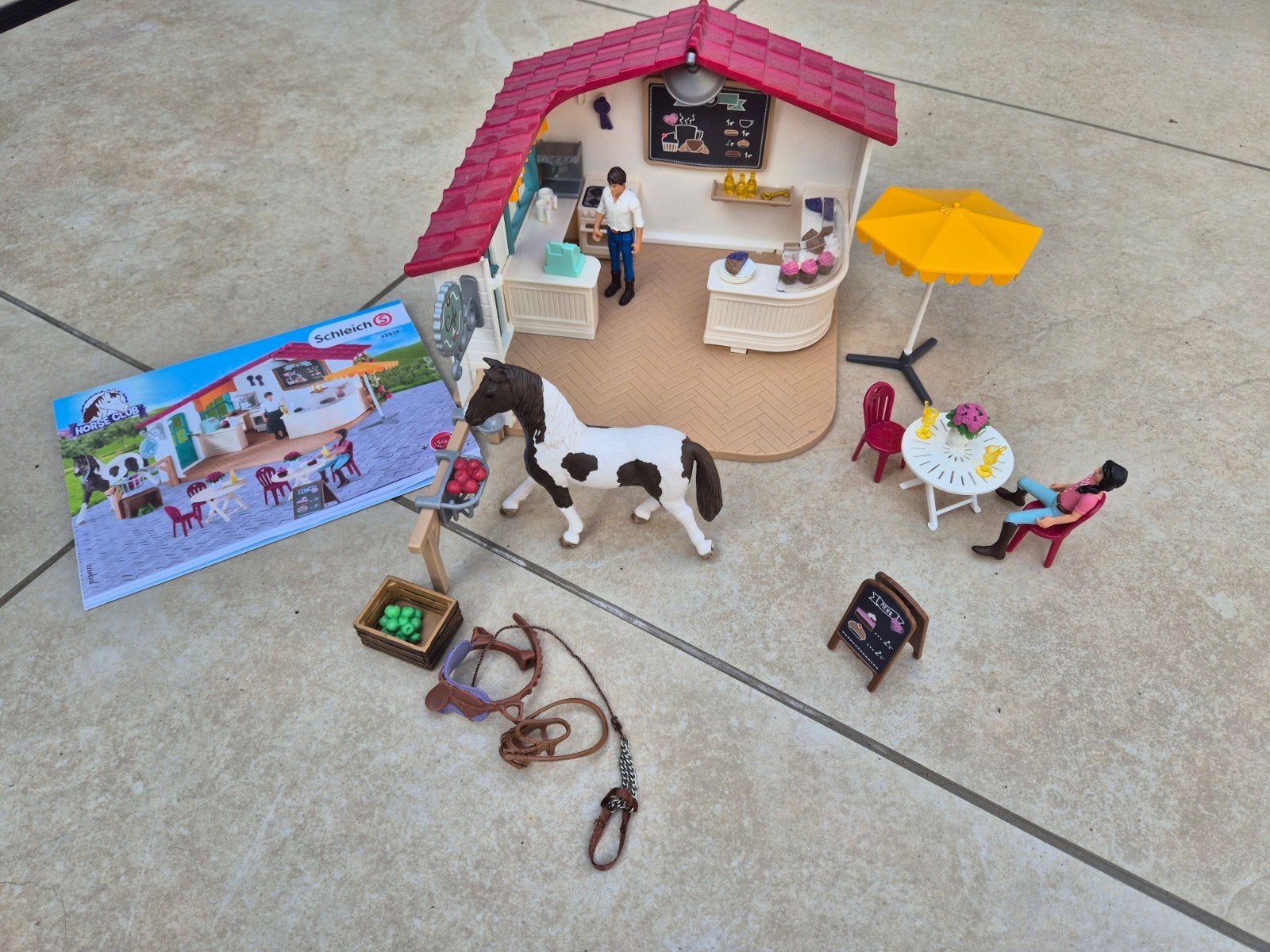 Schleich ruitercafé, Kinderen en Baby's, Speelgoed | Overig, Ophalen of Verzenden, Zo goed als nieuw, Jongen of Meisje