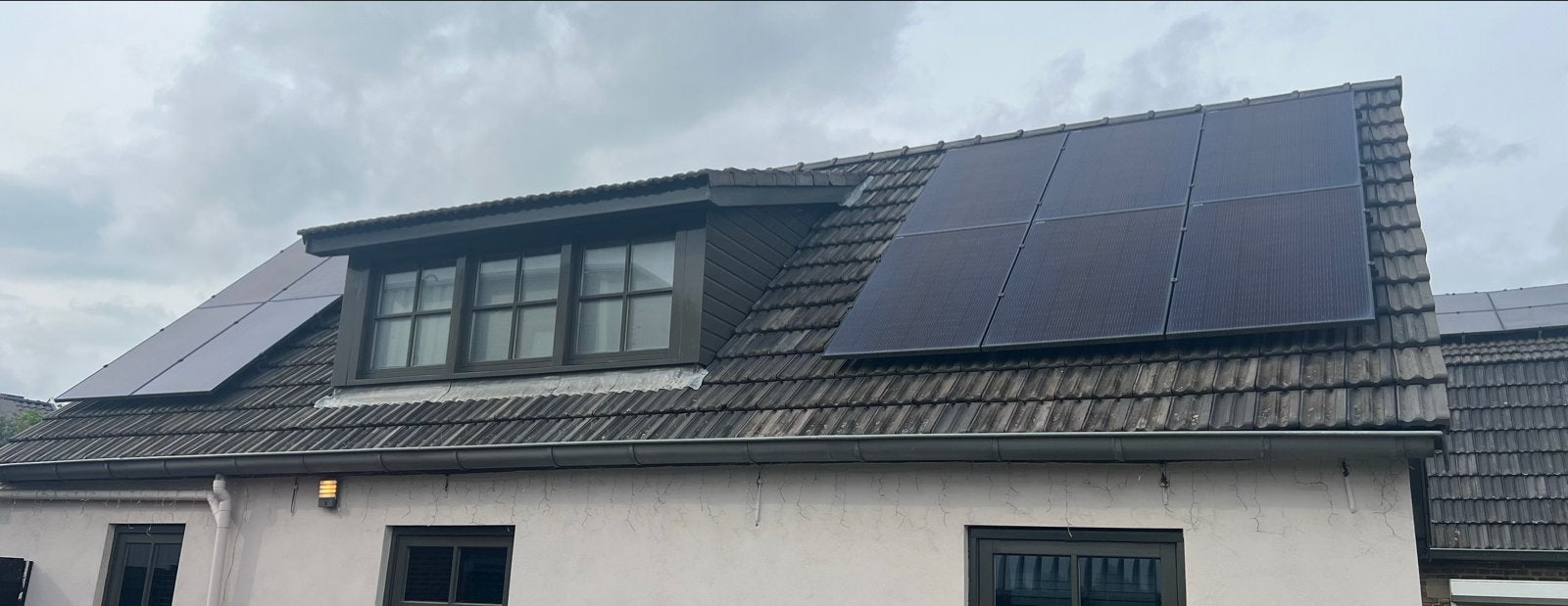Zonnepanelen met SolarEdge SE3500H omvormer, Doe-het-zelf en Verbouw, Ophalen, Gebruikt, Compleet systeem, 200 wattpiek of meer