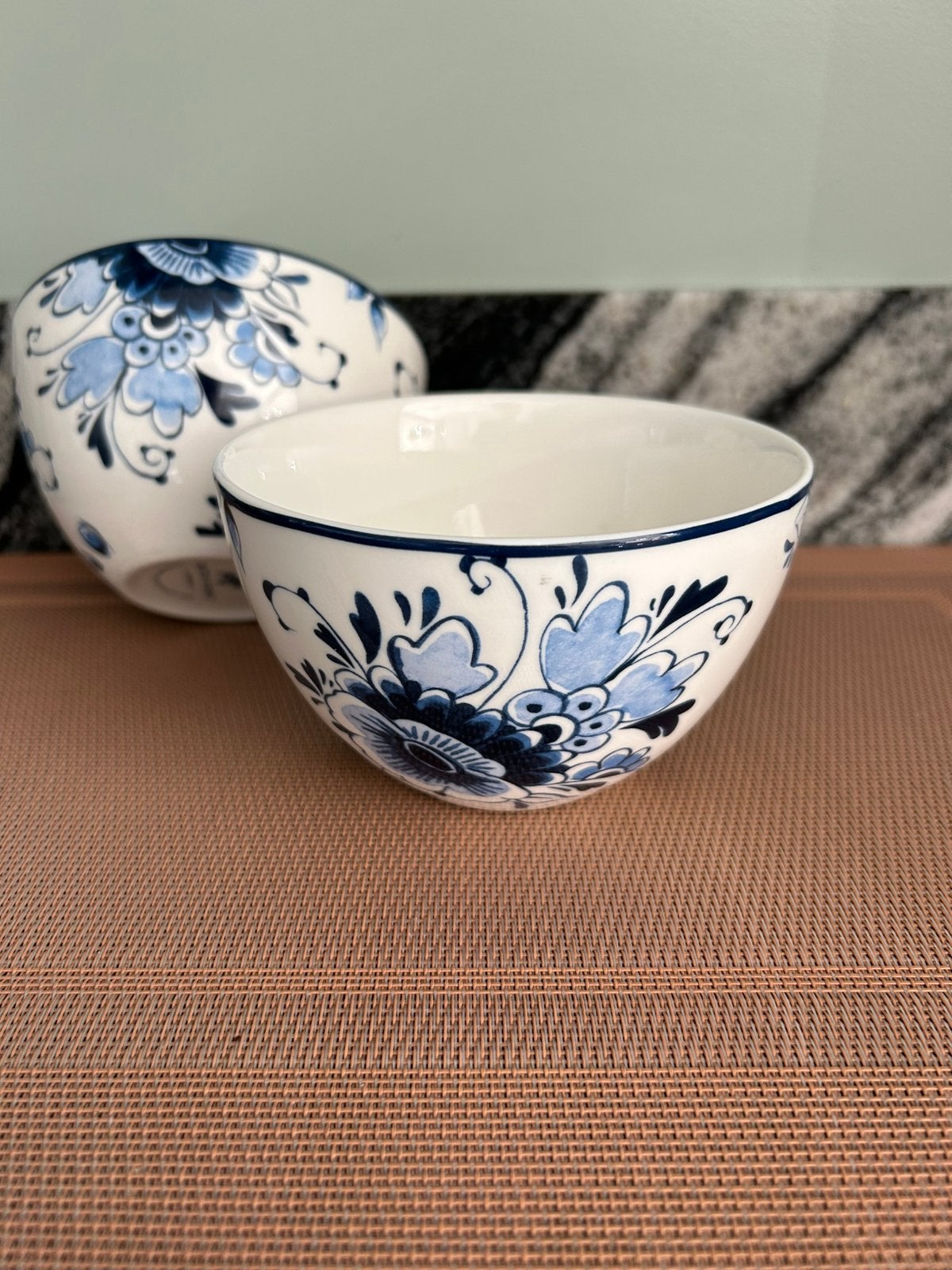2 Kommen Dutch Floral, Huis en Inrichting, Ophalen, Zo goed als nieuw, Overige stijlen, Kom(men)