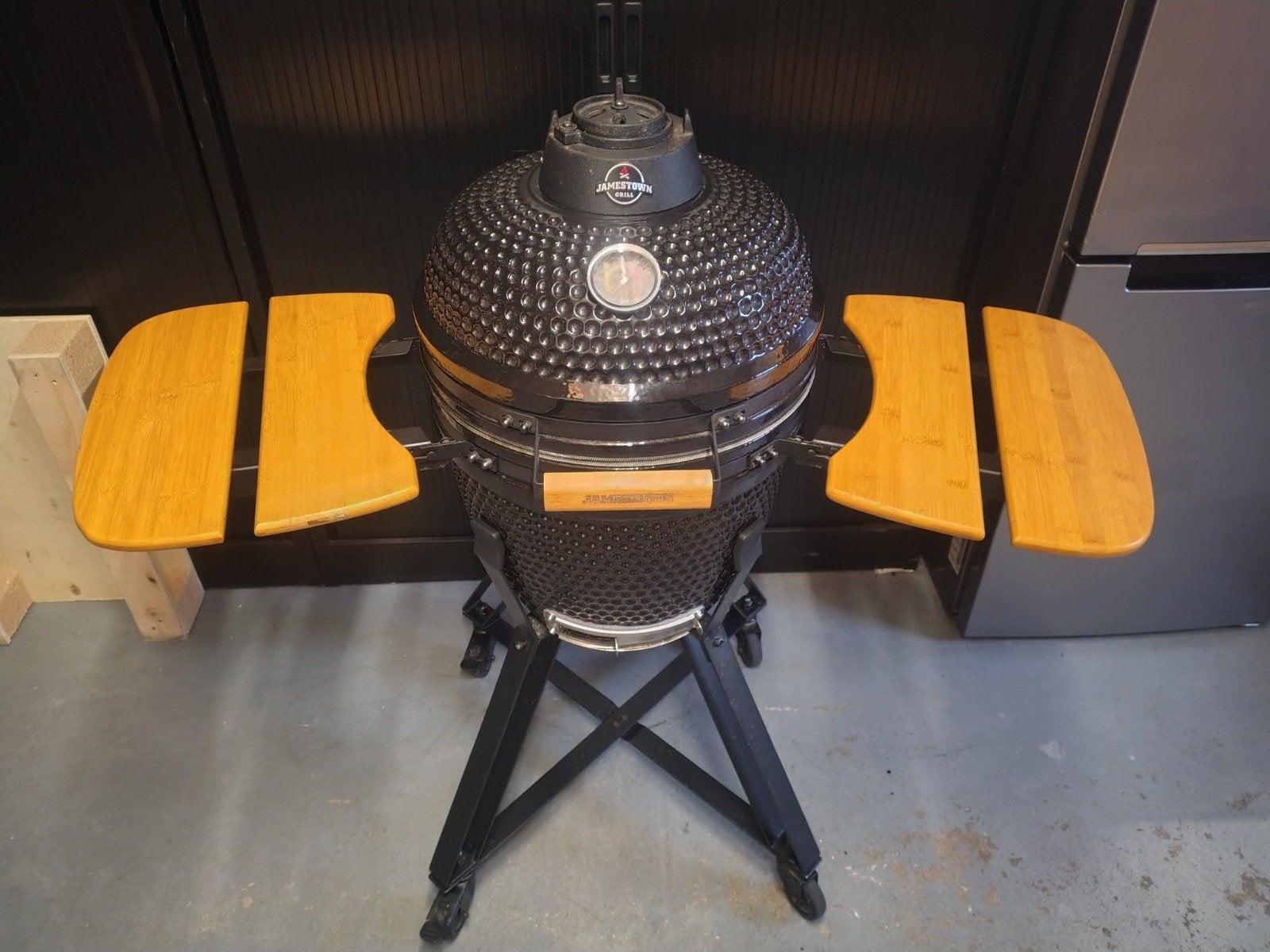 Kamado 18 inch Jamestown barbecue - Zo goed als nieuw, Tuin en Terras, Houtskoolbarbecues, Ophalen, Zo goed als nieuw, Jamestown