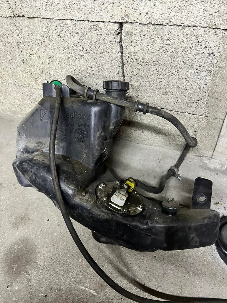 Piaggio zip euro 4 bezine pomp, Ophalen of Verzenden, Zo goed als nieuw, Tank, Piaggio