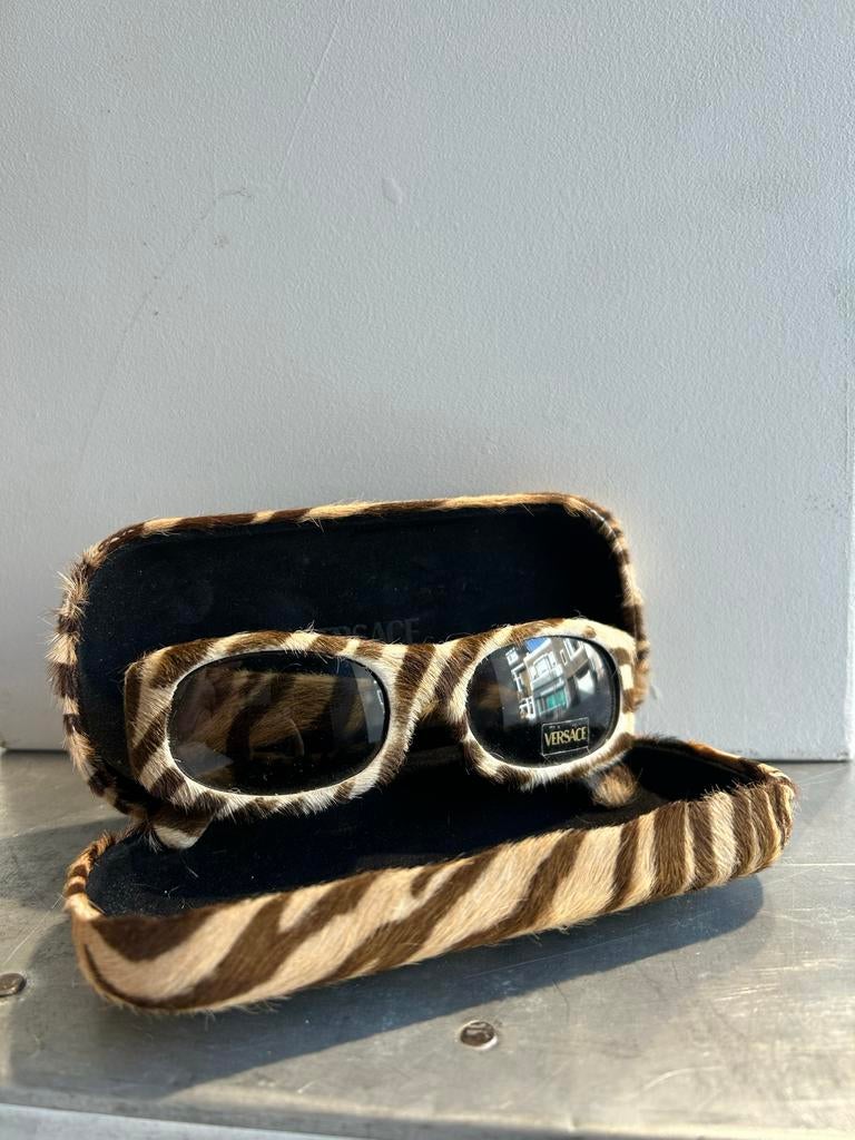 Vintage Versace zonnebril zebra/pony hair, Zonnebril, Bruin, Gianni Versace, Ophalen of Verzenden