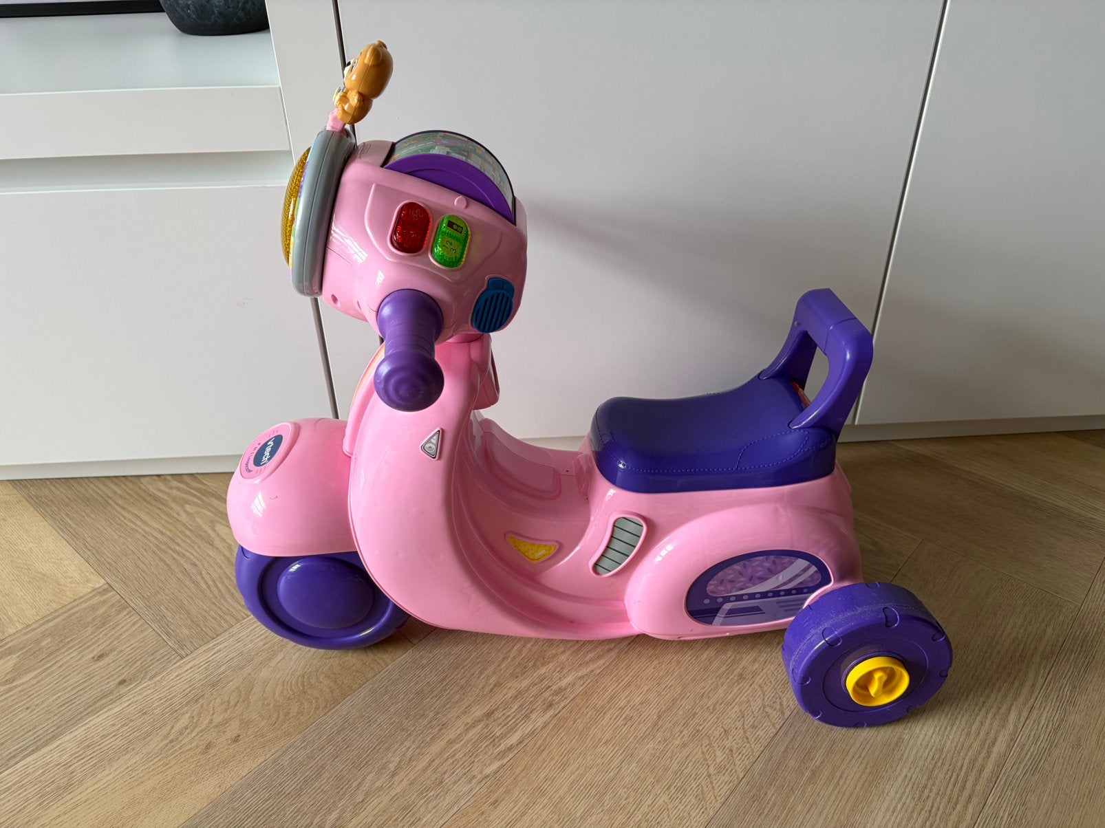 VTech Baby 2-in-1 loopscooter - roze, Kinderen en Baby's, Ophalen, Zo goed als nieuw