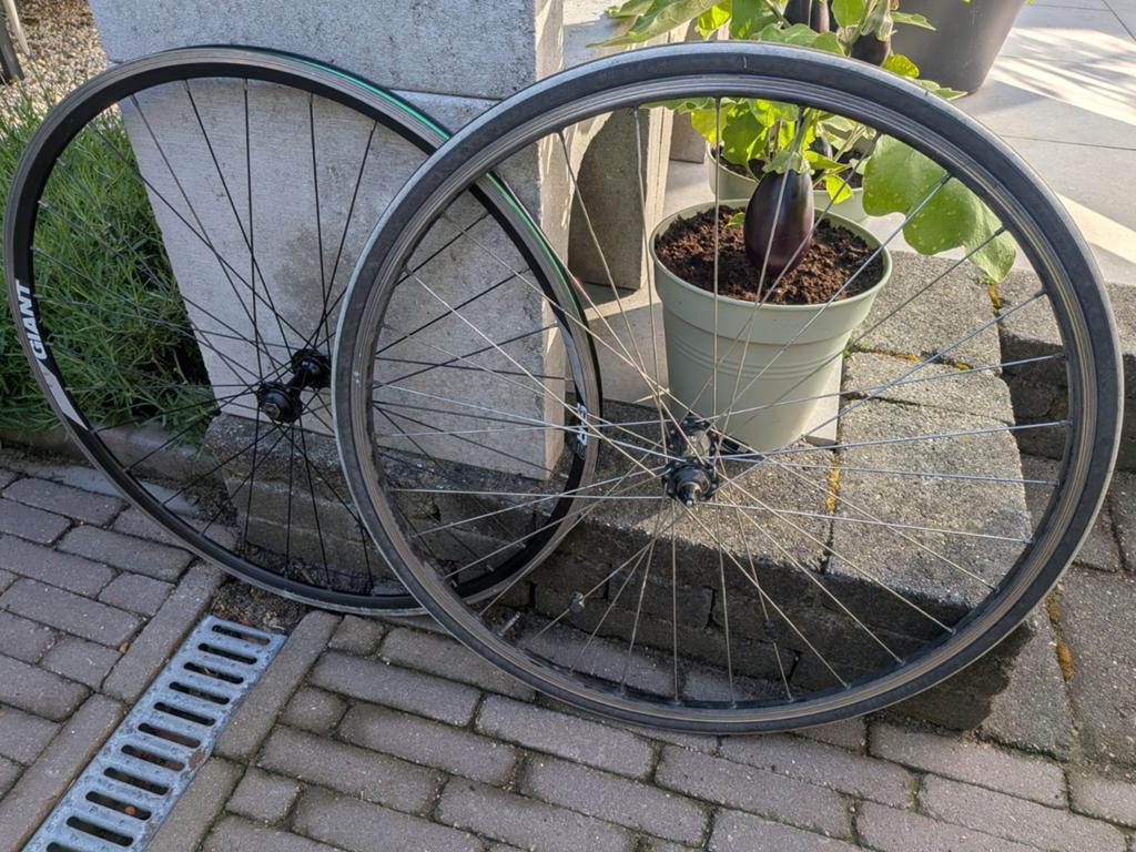 2 Voorvelgen met velgrem 28inch 15,- ps, Fietsen en Brommers, Fietsonderdelen, Gebruikt, Giant, Ophalen, Wiel