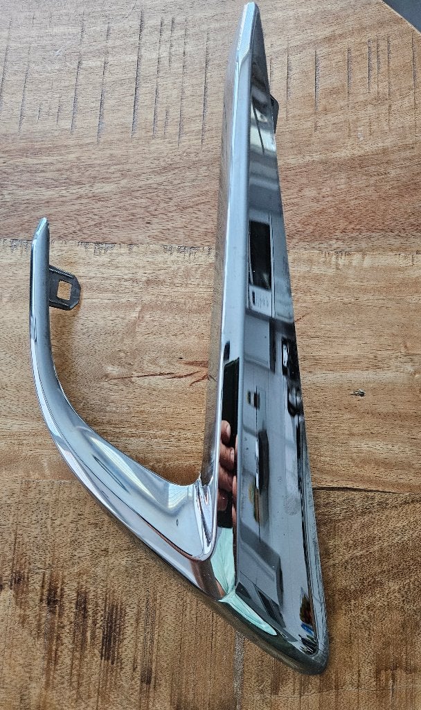 achterbumperlijst / sierlijst Toyota Corolla 52724-02030, Gebruikt, Links, Ophalen of Verzenden, Toyota
