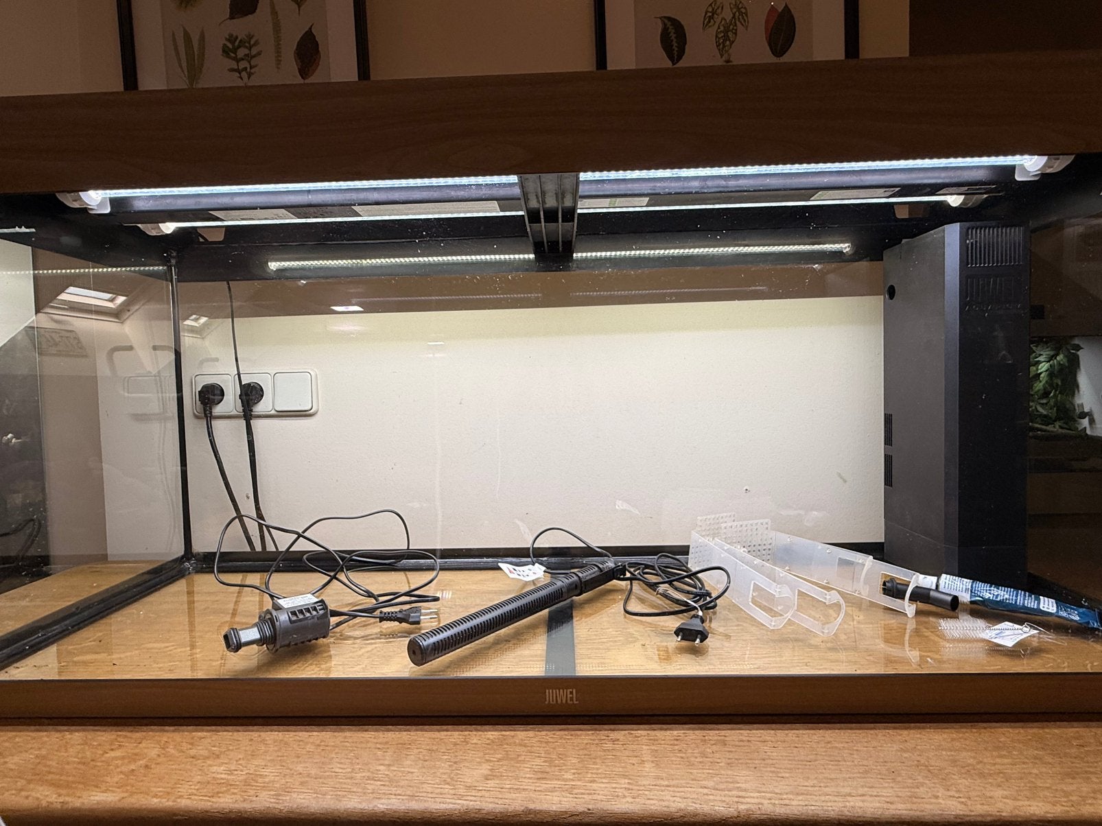 Juwel Rio 240 aquarium compleet (excl filtermedia), Ophalen, Gebruikt, Leeg aquarium, Verwarming
