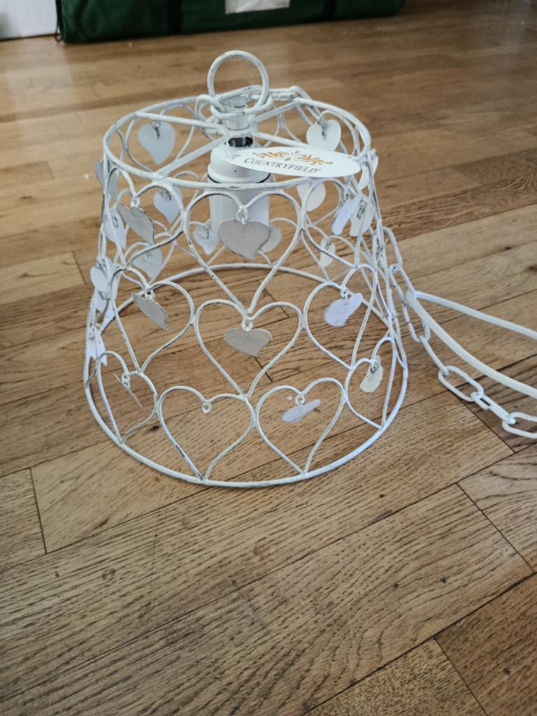 Witte metalen hanglamp met hartjes, doorsnede 25 cm, Zo goed als nieuw, Metaal, Minder dan 50 cm, Ophalen