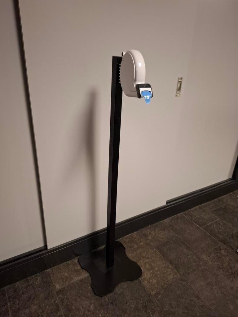 Nummerdispenser op standpaal, Eén persoon