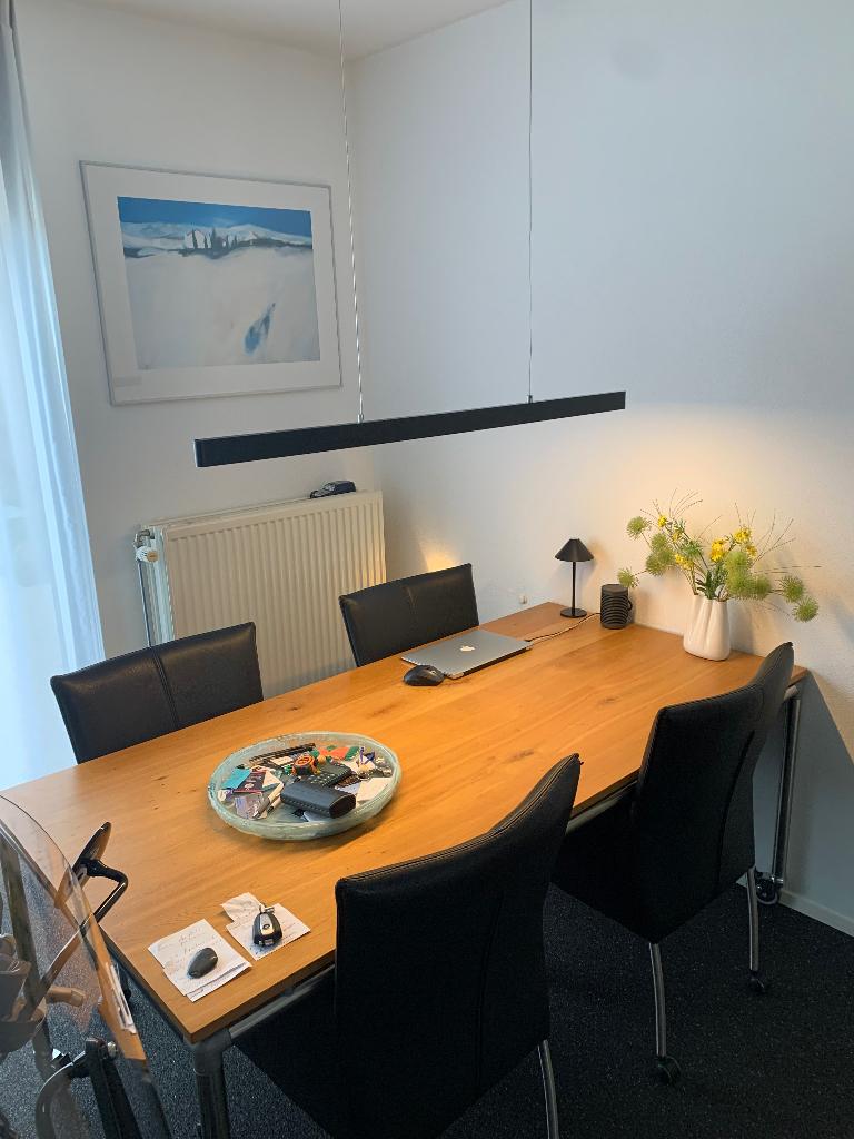 Moderne eet/werktafel rvs frame op wielen. Incl stoelen, Ophalen, Gebruikt, 50 tot 100 cm, 150 tot 200 cm