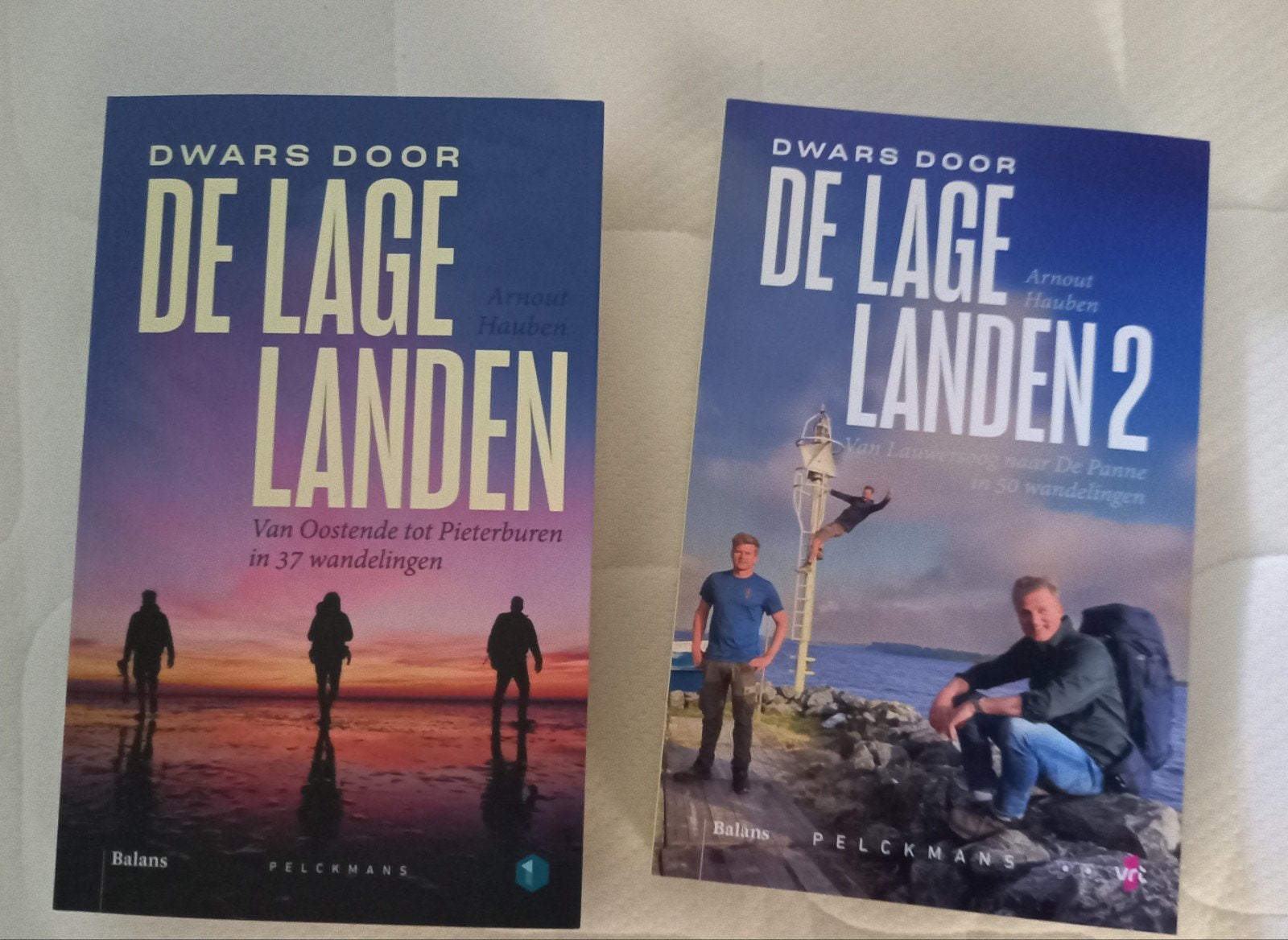Dwars door de lage landen 1 en 2

Over de leukste plekjes, Boeken, Ophalen, Zo goed als nieuw