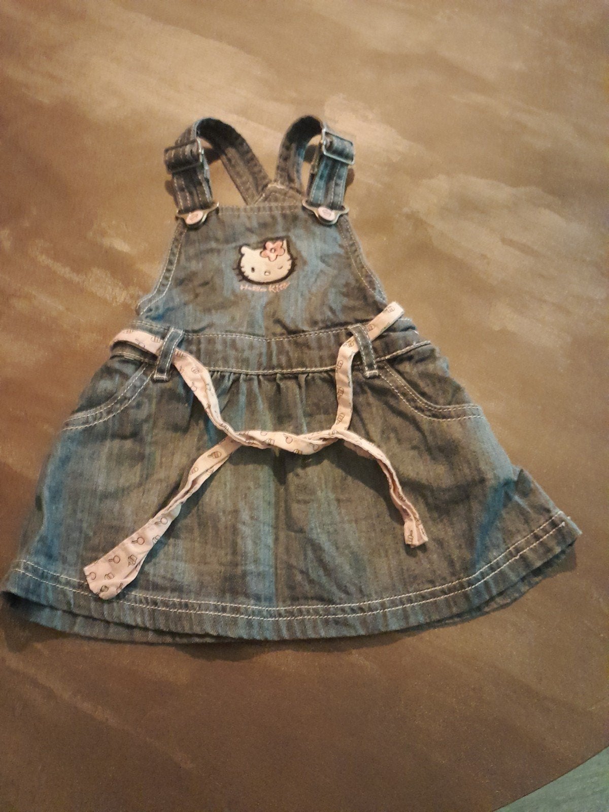 H&M Hello Kitty spijkerjurkje, maat 68 (4-6 maanden), Kinderen en Baby's, Gebruikt, Meisje, Jurkje of Rokje, H&M