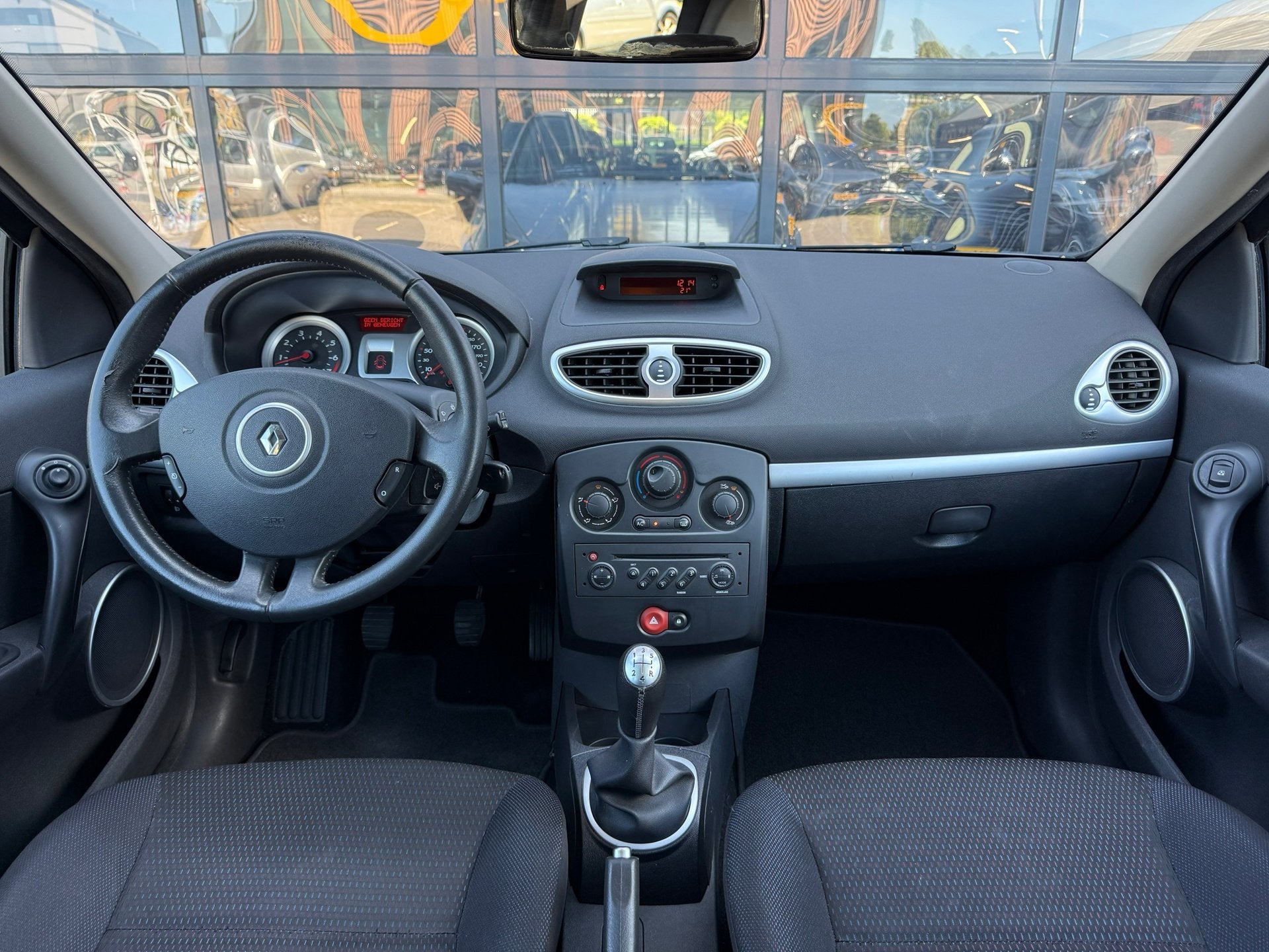 Renault Clio 1.6-16V Dynamique/Elek.Ramen/Airco/Cruise/Nap/A, Auto's, Renault, Voorwielaandrijving, Gebruikt, 4 cilinders, 49 €/maand