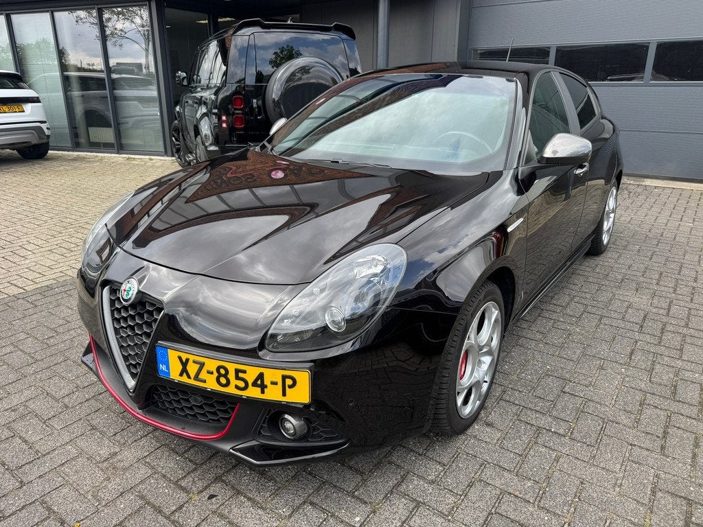 Alfa Romeo Giulietta 1.4 Turbo MultiAir Super AUTOMAAT TREKH, Euro 6, 4 cilinders, Zwart, Origineel Nederlands