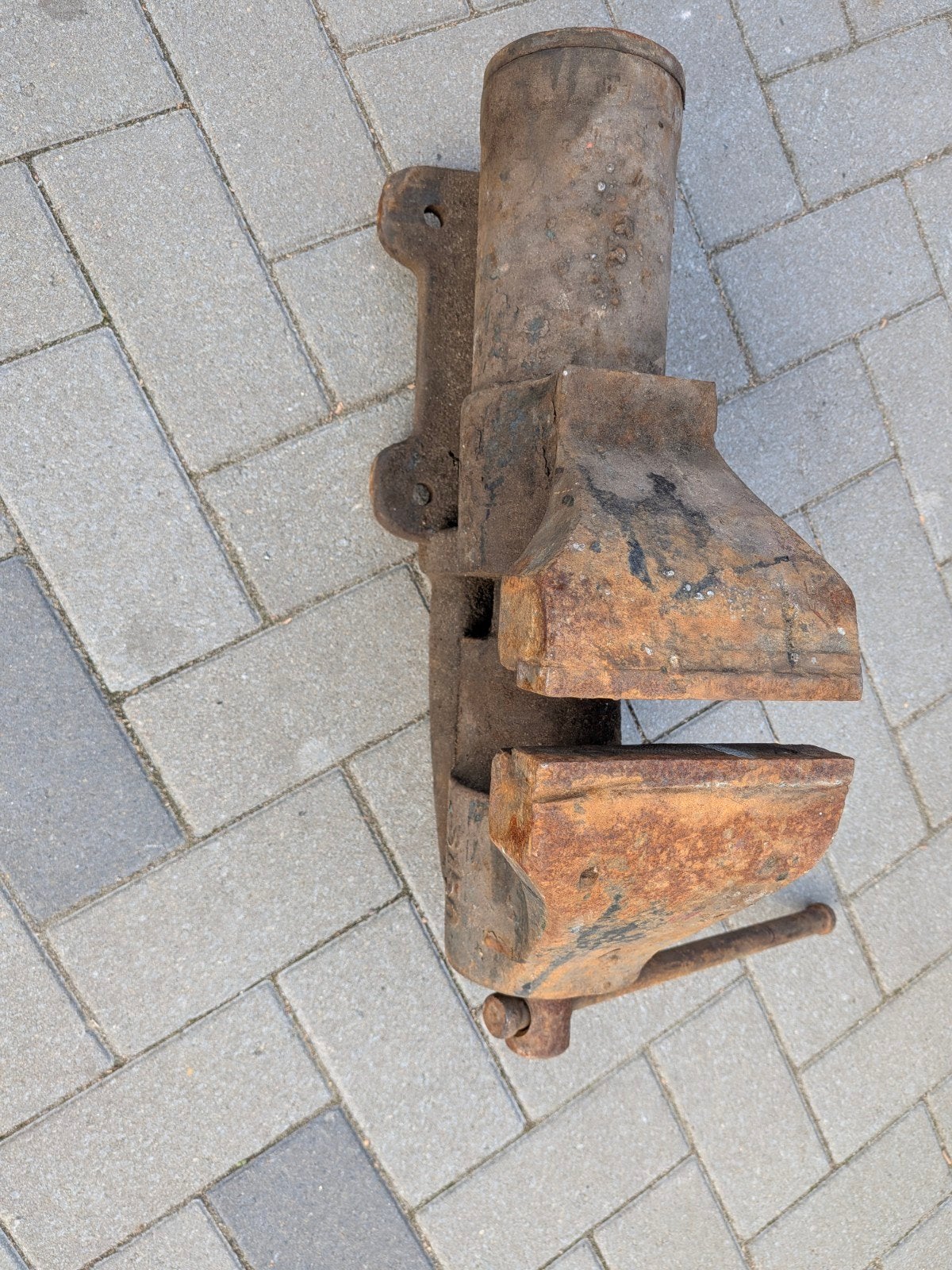 Oerdegelijke industriële bankschroef 150 mm bekbreedte, Ophalen of Verzenden, Gebruikt