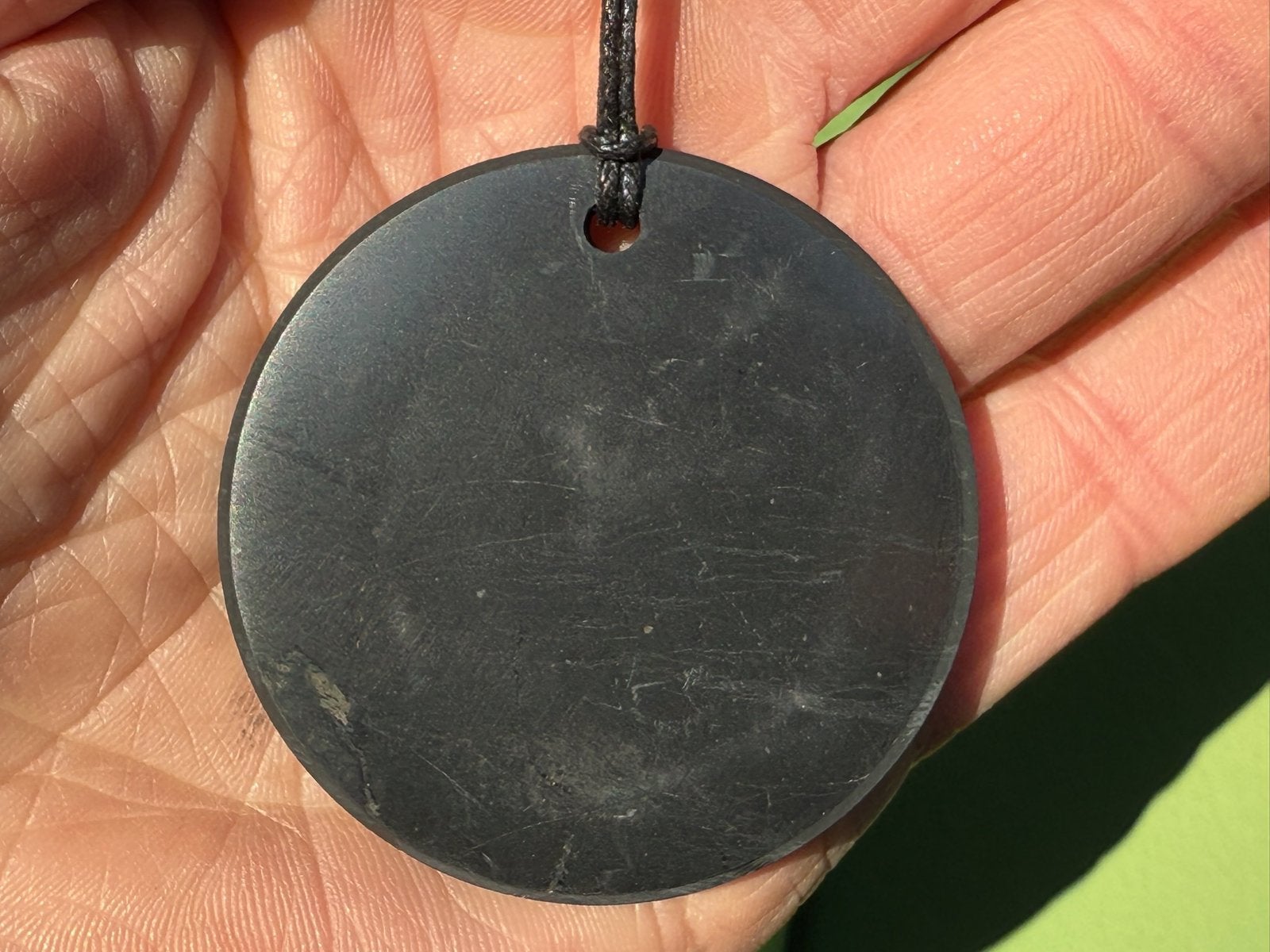 Shungite shungiet hanger mineralen, Overige voorstellingen, Zwart, Nieuw, Www.riesmineralen.nl