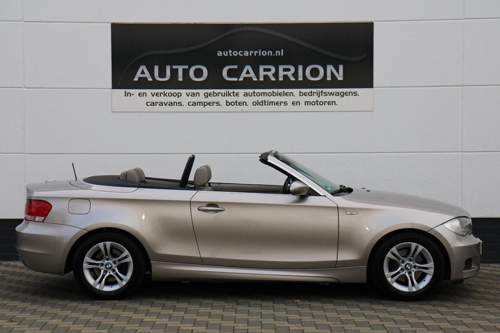 BMW 1-serie Cabrio 128i 6 cilinder 234PK M-pakket Airco !, Achterwielaandrijving, Gebruikt, Beige, 1520 kg