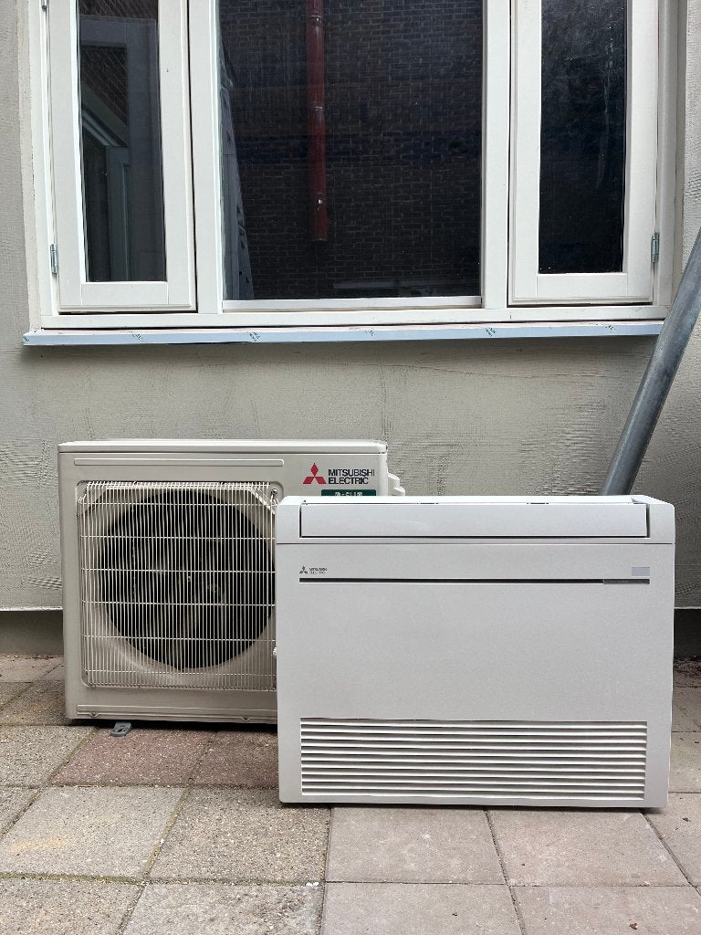 split airco vloerstaand mitsubishi  ( verwarmen en koelen), Ophalen, Koelen en Ontvochtigen, 3 snelheden of meer, Zo goed als nieuw