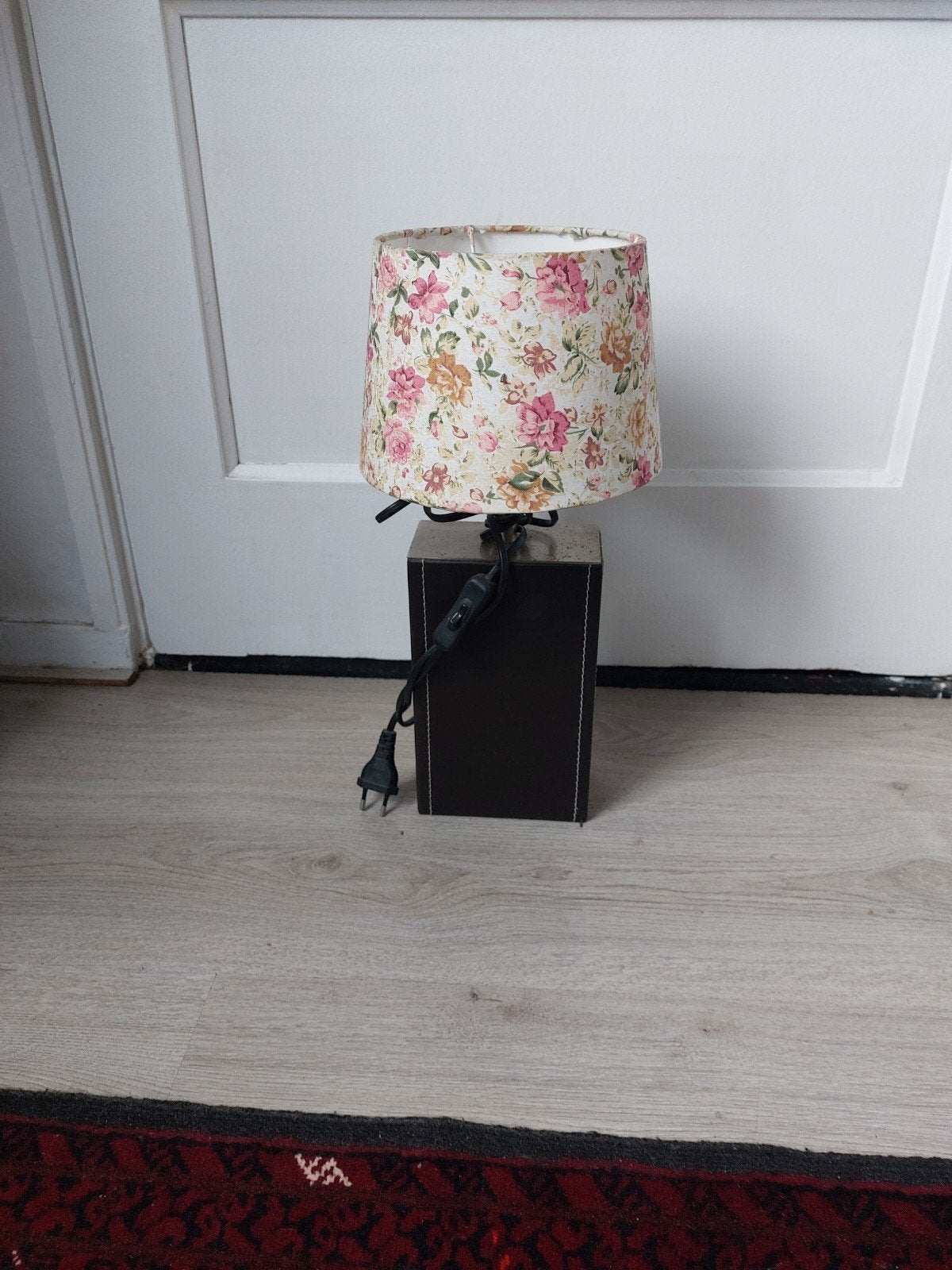 Prachtige vintage tafellamp, een unieke combinatie van mater, Ophalen of Verzenden, Hout, Klassiek