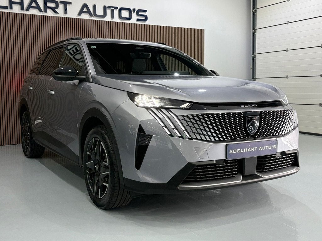 Peugeot 5008 1.2 Hybrid 145 Allure 7 Pers / Navigatie full m, Gebruikt, Zwart, 1199 cc, 7 stoelen