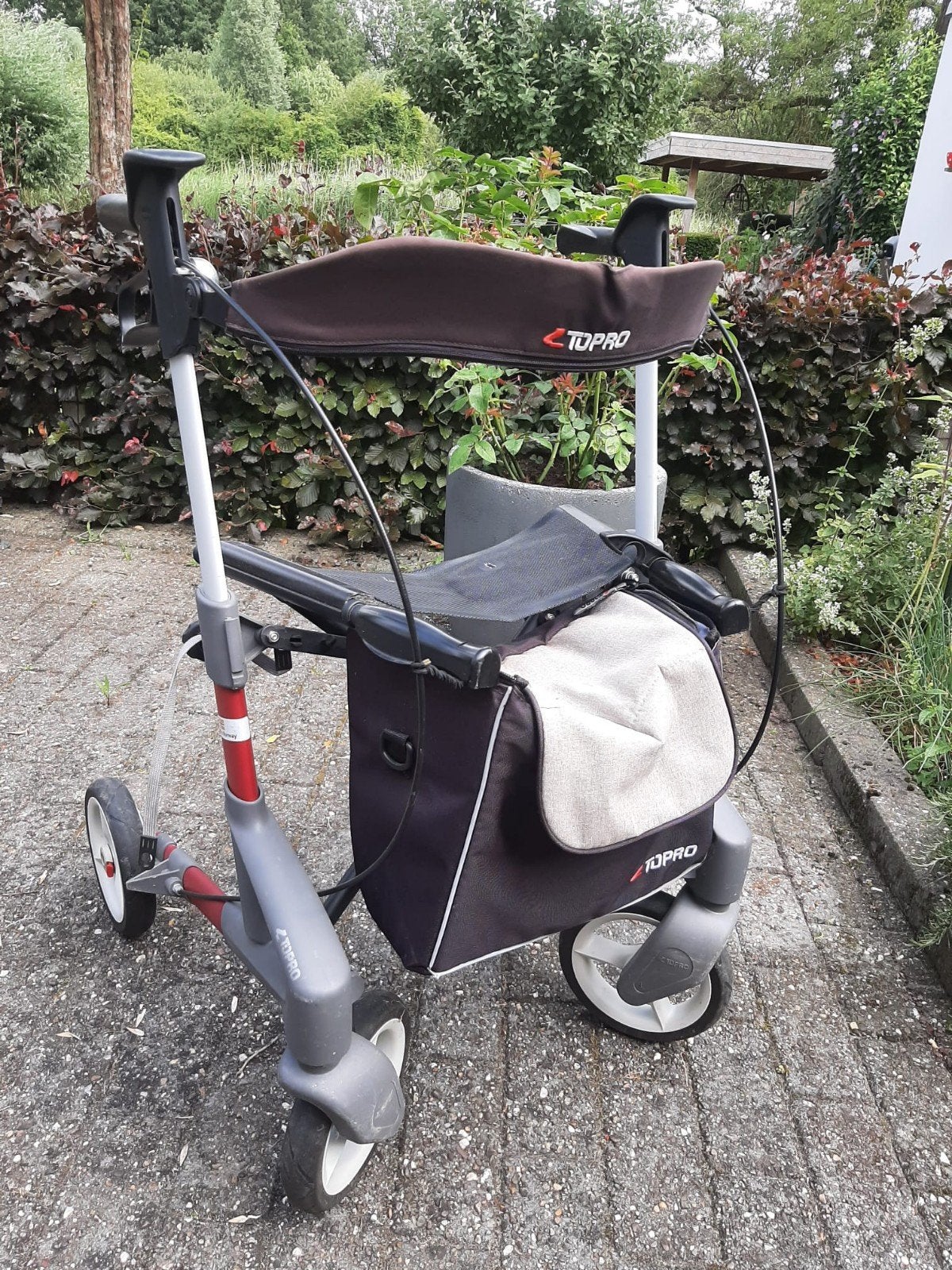 Rollator Topra Troja 5G, maat S, kleur rood, Diversen, Rollators, Ophalen, Zo goed als nieuw