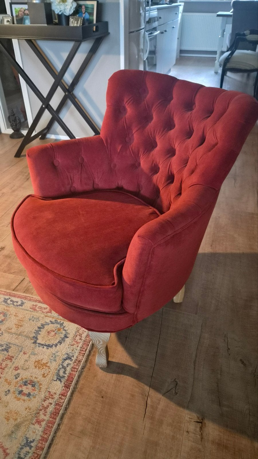 Fauteuil Calgary - Stijlvol Chesterfield-stiksel, Ophalen, Hout, Nieuw, 75 tot 100 cm