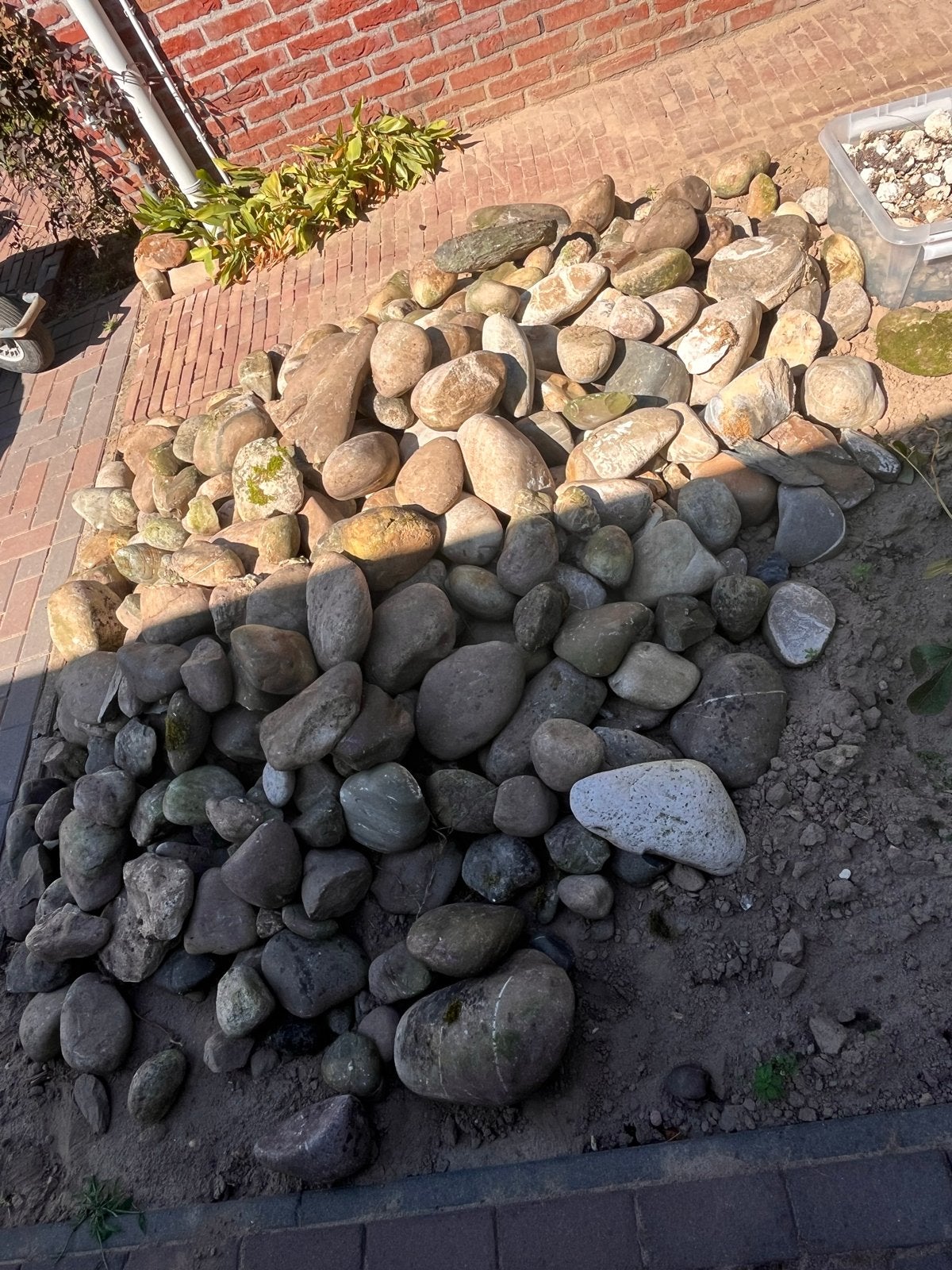 Grote partij gebruikte rotsen/keien voor tuin of oprit, Tuin en Terras, Grind, Keien en Split, Ophalen, Gebruikt, Grijs, Kei