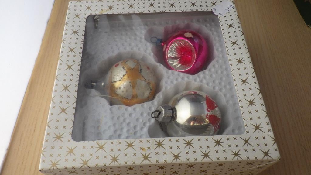 3 oude kerstballen in doosje, Diversen, Kerst, Ophalen of Verzenden, Gebruikt