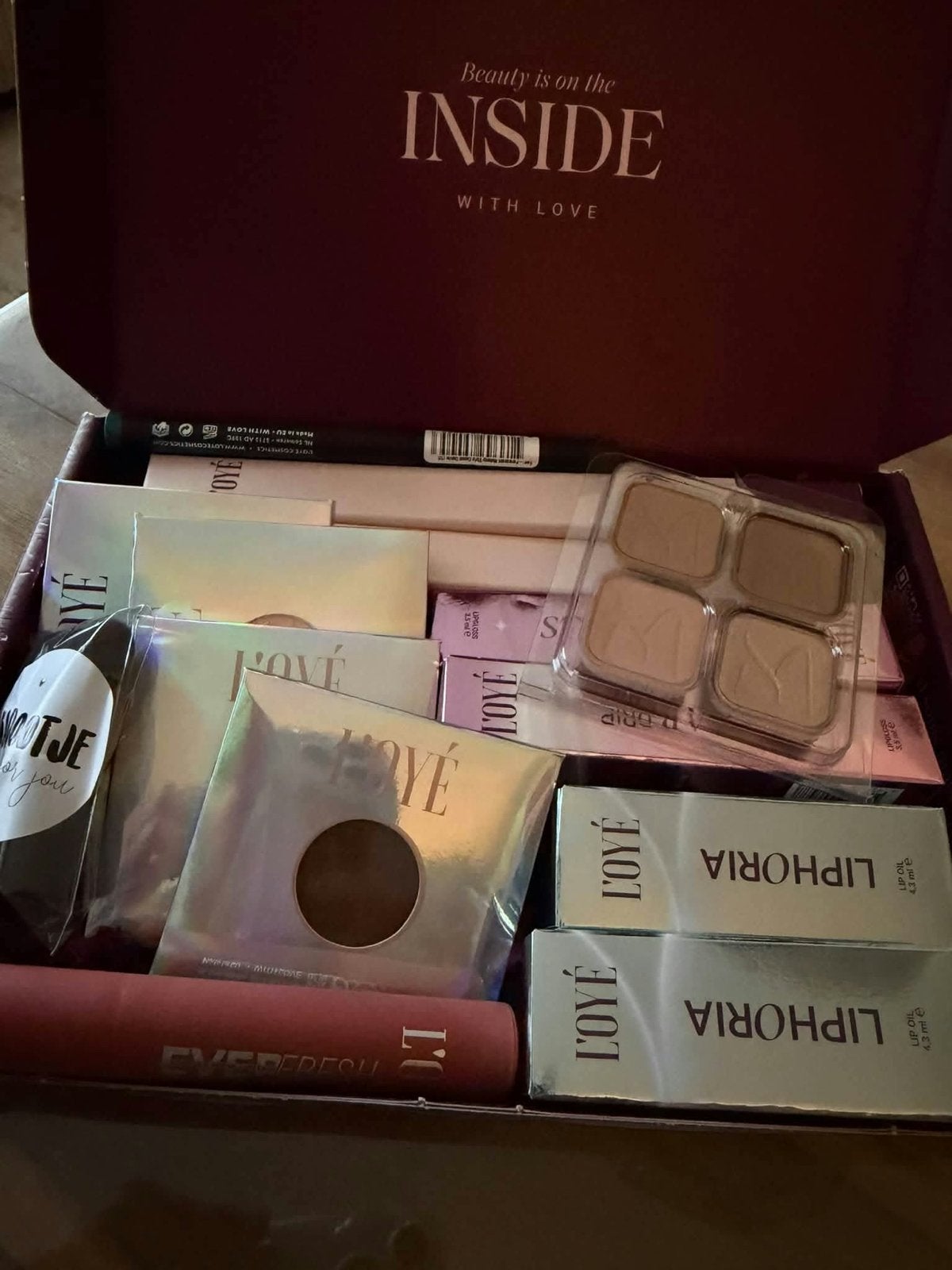 L'OYÉ & Mintenz make-up en accessoires, Overige kleuren, Gehele gezicht, Nieuw, Ophalen of Verzenden
